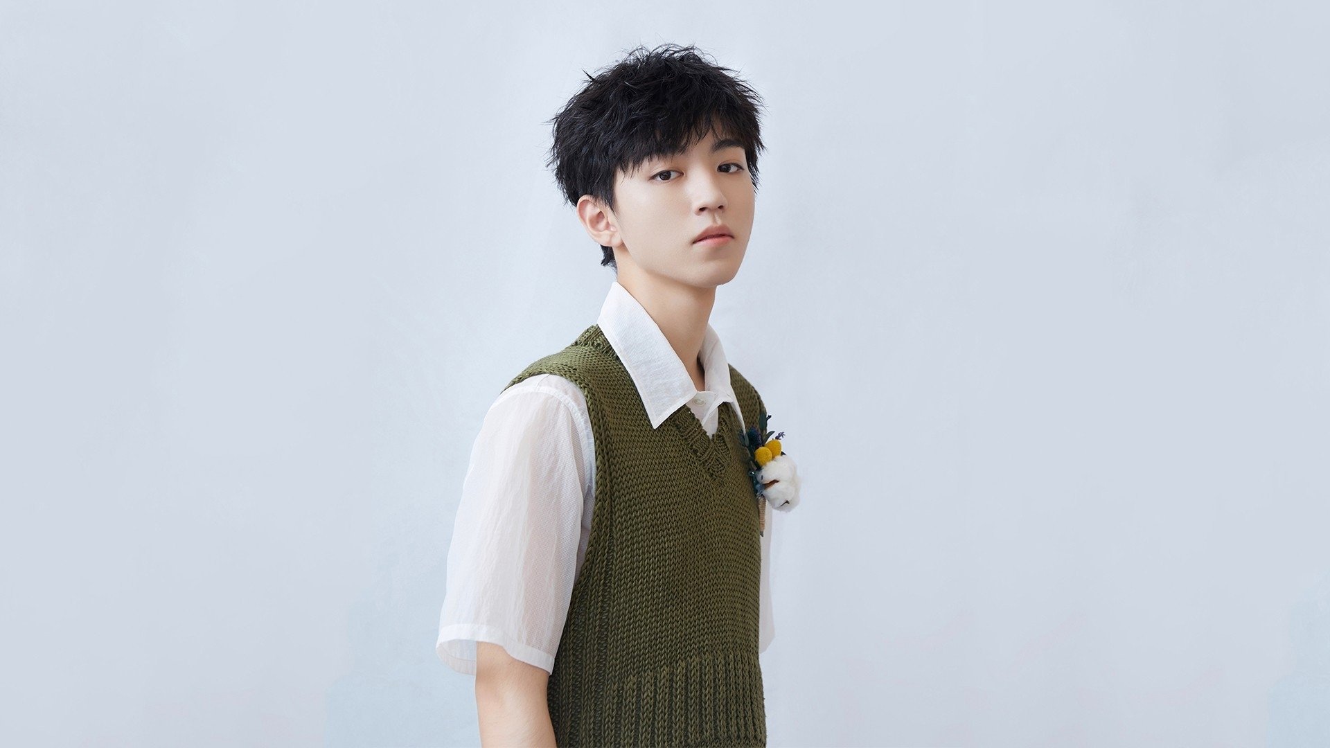 “快艇冲浪：马鞍山赛场上演极速水上飞跃”