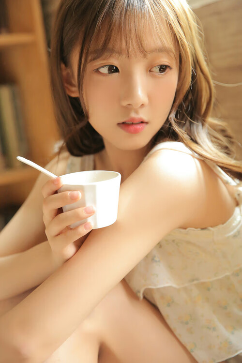 花样滑冰融合灯光与舞美提升视觉体验，花样滑冰混合项目