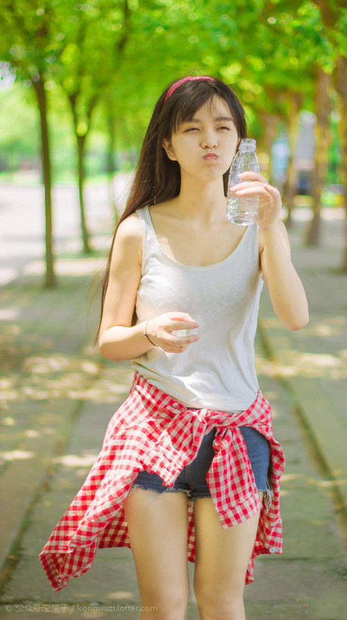 高位逼抢打乱对手中后场组织，高位战术